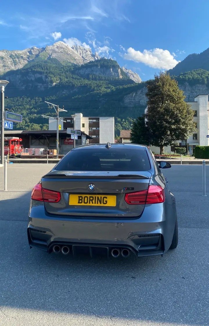 The same car with the number plate readable